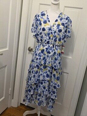 NWT Vince Camuto Flutter Sleeve Tired Ruffle Floral Midi Dress Sz Med Ret. $129